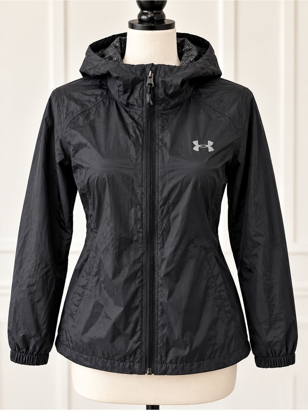 Under Armour Women's Large Black Hooded Lightweight Rain Jacket